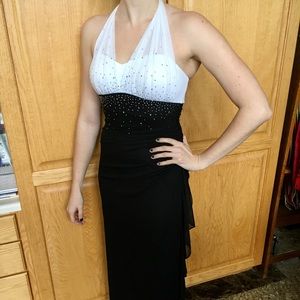 Women Long Formal Black & White Halter Dress